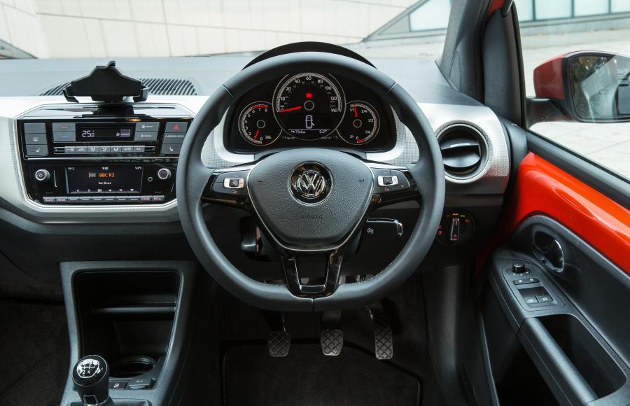 Торпедо Volkswagen High up! 2016 года  (UK) (фото 19 из 23)